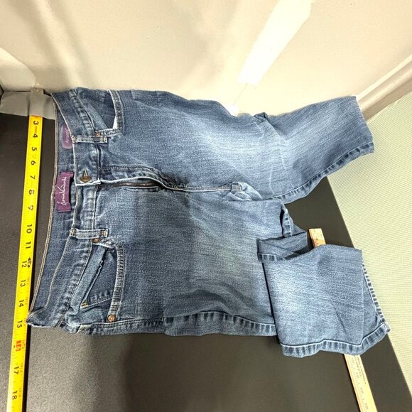 Gloria Vanderbilt Amanda Jeans Women’s 12 Blue Denim Straight-Leg Mid-Rise - Picture 7 of 9